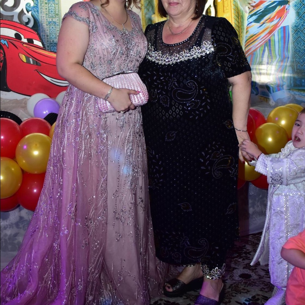 Wear 1 time. Size 18